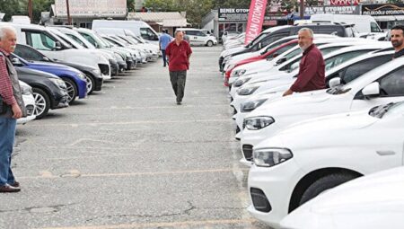 Oto yüzde15 indirime rağmen elde kaldı: Alıcı da satıcı da direniyor