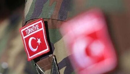 Paraşüt atlayışı sırasında kaza geçiren astsubay şehit oldu