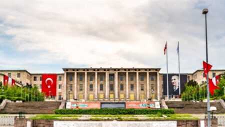 Türkiye Büyük Millet Meclisi Başkanlığı 47 uzman yardımcısı alacak