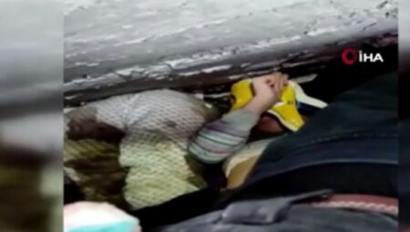 Enkazdan kurtarılan minik Zübeyde’nin ilk sözü duygulandırdı